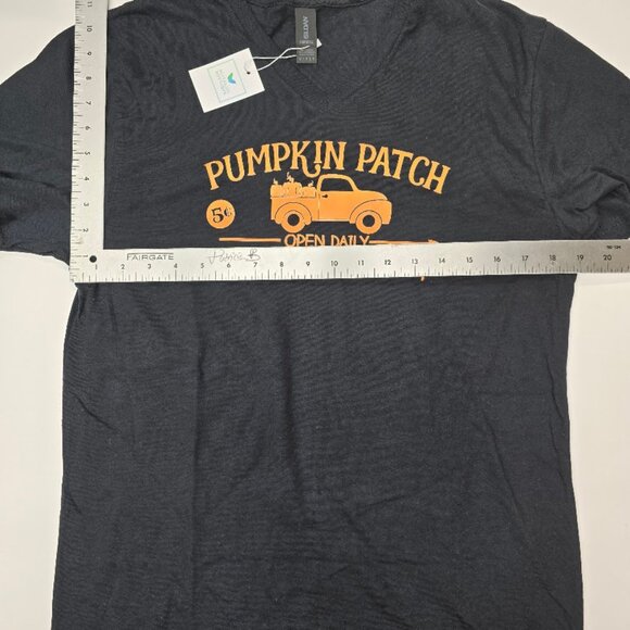 NWT Short Sleeve Black Cotton Pumpkin Patch V-neck Tee Medium - Picture 5 of 6